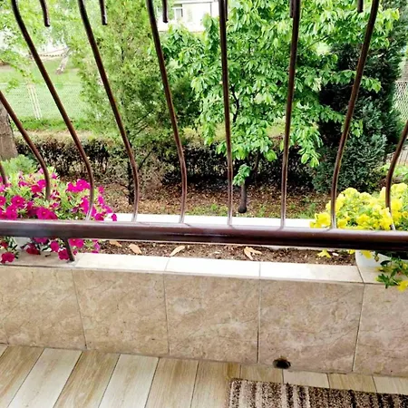 Esperanto Apartment *