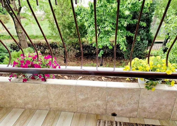 Esperanto Apartment *